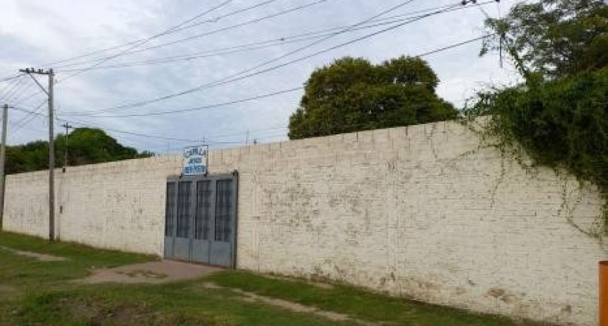 Investigan muerte de joven hallado en techo de capilla en Santa Fe