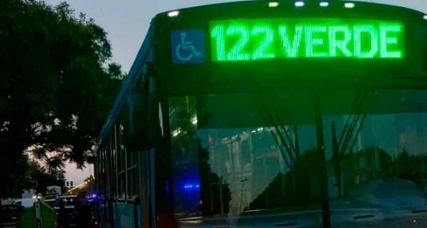 Mujer apuñalada a bordo de colectivo en zona sudoeste