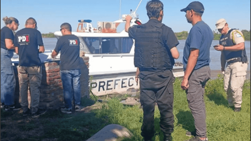 Misterio en el Coronda: dos hombres muertos hallados en una lancha a la deriva