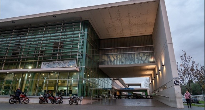 Grave ataque a tiros en Villa Gobernador Gálvez: un joven lucha por su vida