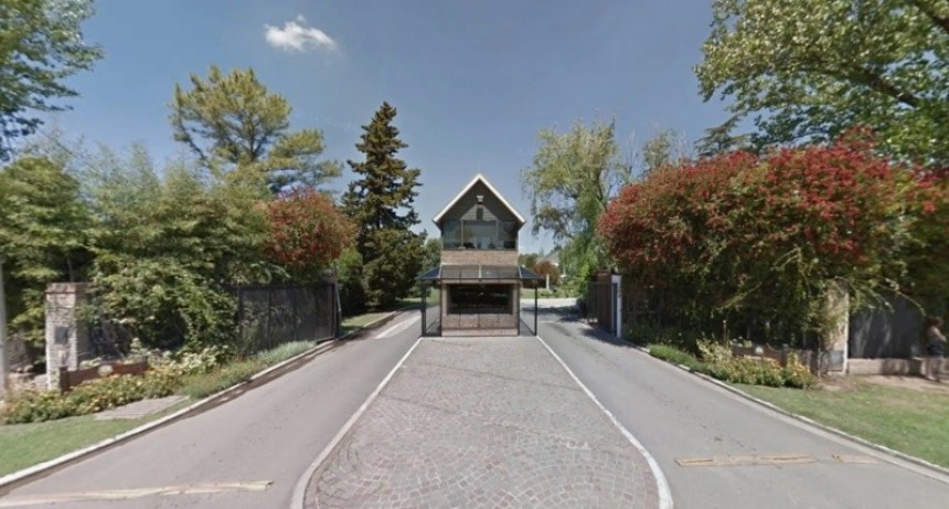 Más de 20 000 USD robados en un country de Fisherton: una mujer descubrió el faltante al regresar de viaje