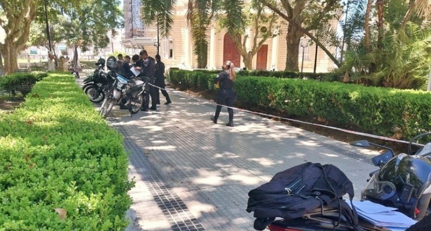 Apuñalado frente al Palacio Municipal: detuvieron al presunto agresor tras una persecución
