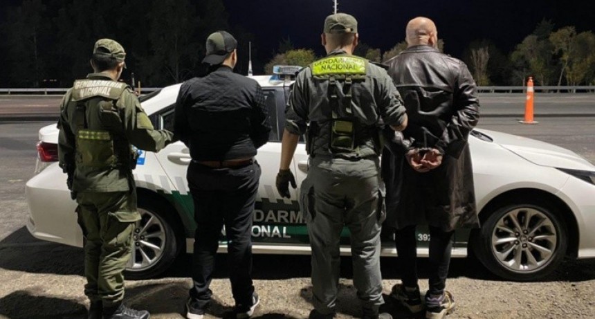 Rosario: Detuvieron a dos asesores legislativos con 100 pastillas de éxtasis