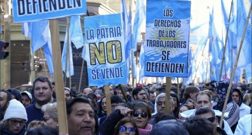 Trabajadores del Comercio marchan por el centro de Rosario