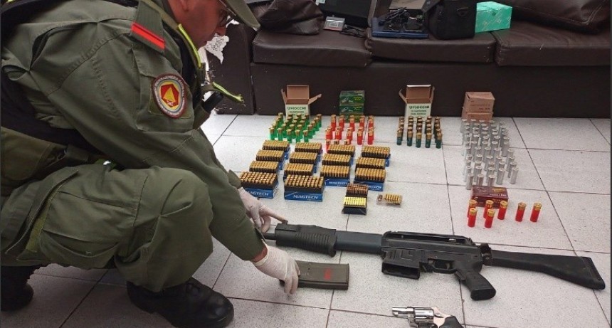 Agente de inteligencia detenido por filtrar información a policía prófugo de Los Monos