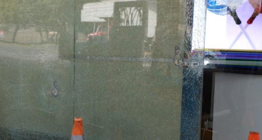 Balacera en estación de servicio con mensaje para Di María