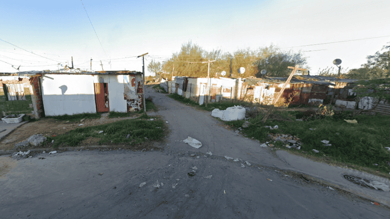 Violó la restricción, irrumpió armado con un martillo y amenazó a su ex en barrio Las Flores