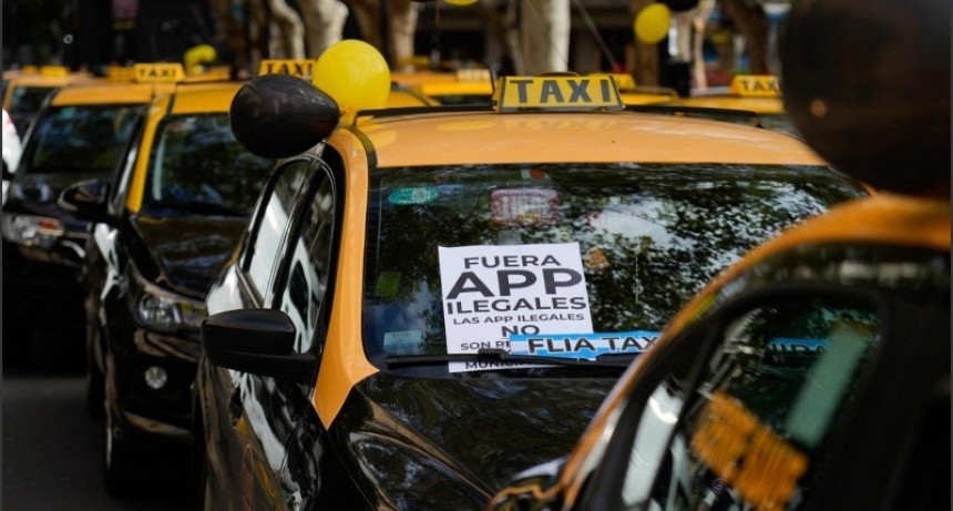 Taxistas rechazan la tarifa variable y piden un aumento del 50%