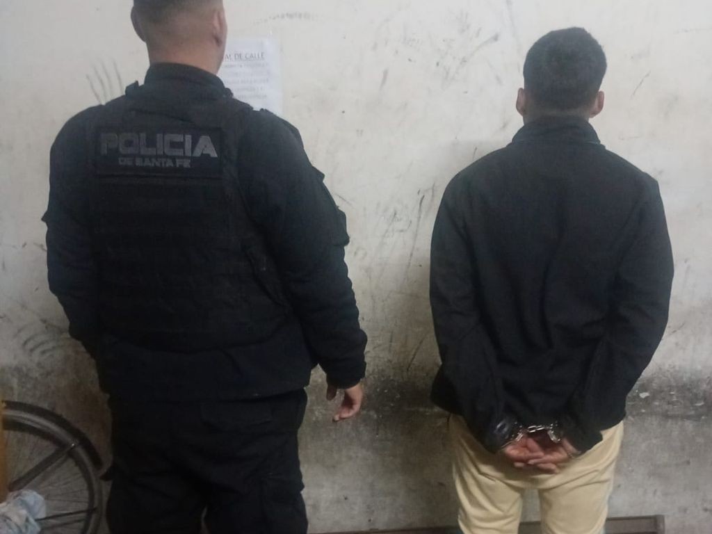 Asalto a chofer de app de transporte: un ladrón armado huyó y su presunto cómplice fue detenido