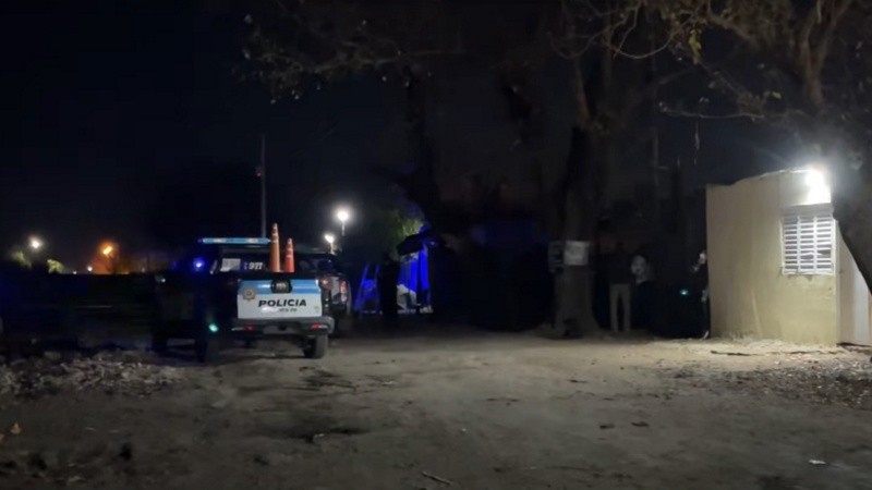 Asesinaron a una joven en barrio Godoy mientras tenía a su beba en brazos
