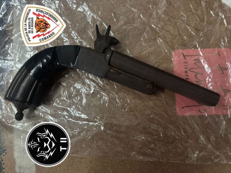 Un alumno llevó un arma a una escuela de zona oeste: ya van cuatro casos en seis meses