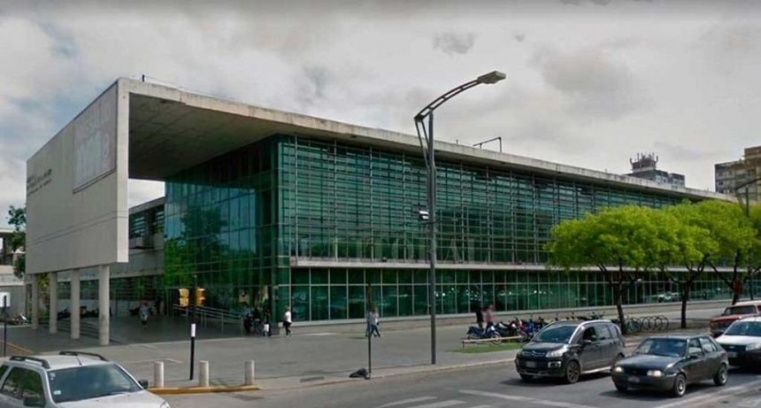 Ataque a balazos en la madrugada: un joven fue herido mientras caminaba