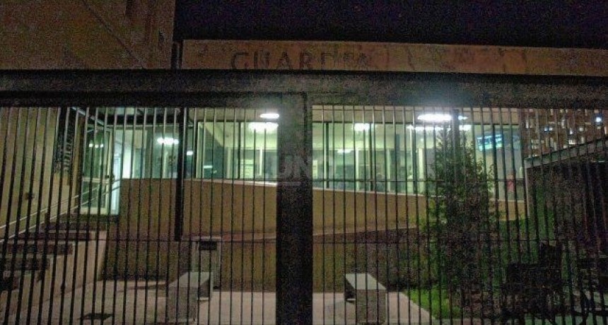 Santa Fe: Le dispararon tras quitarle la mochila y el celular en barrio Santa Rosa de Lima