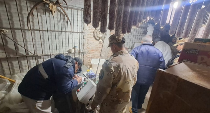 Allanaron una fábrica clandestina de salames que funcionaba en una casa en Gualeguaychú