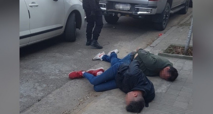 Persecución y tiroteo en República de la Sexta: Policía sorprende a ladrones de neumáticos