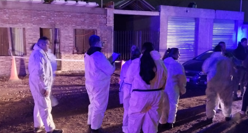 Encuentran a un hombre apuñalado en el patio de una verdulería en Alvear