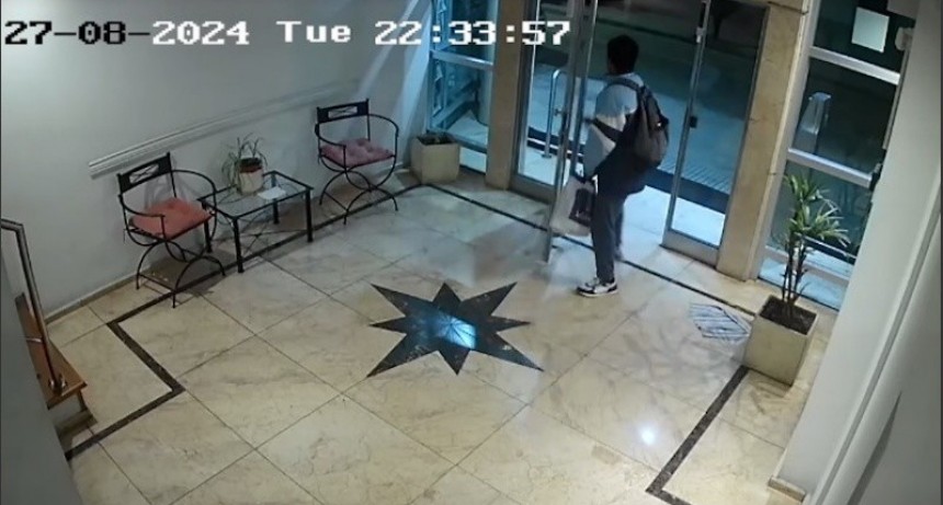 Forzó el ingreso en varios edificios céntricos hasta quedar encerrado en uno