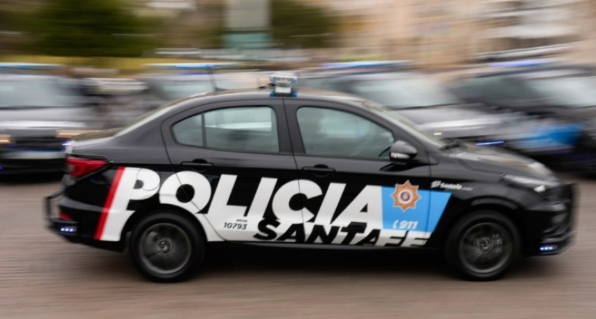 Una mujer fue baleada al abrir la puerta de su casa en zona oeste
