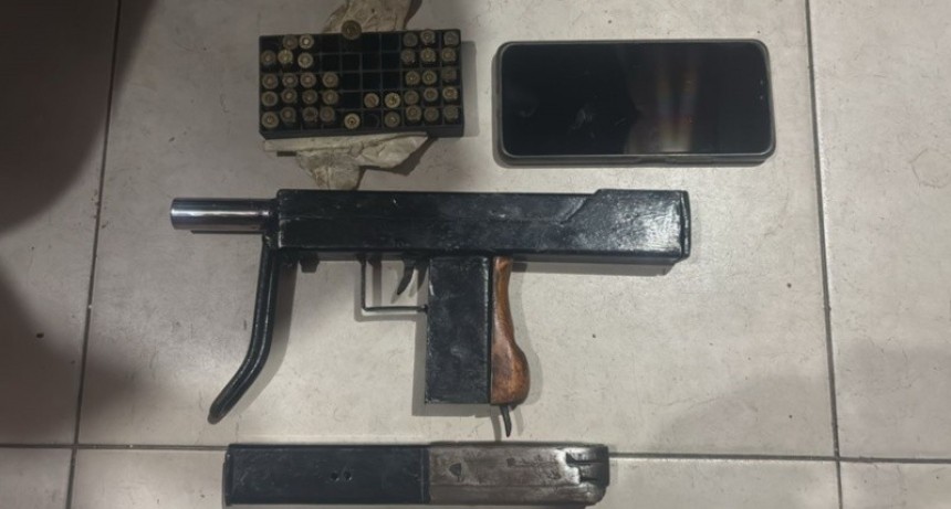 Un joven fue arrestado en Rosario con una ametralladora casera tras ser denunciado por su padre