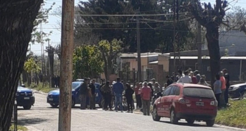 Ataque a tiros en Carcarañá: pareja atacada en moto, hombre en estado crítico