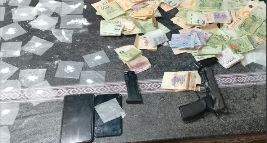 Persecución y detención en un búnker con drogas y armas en zona oeste