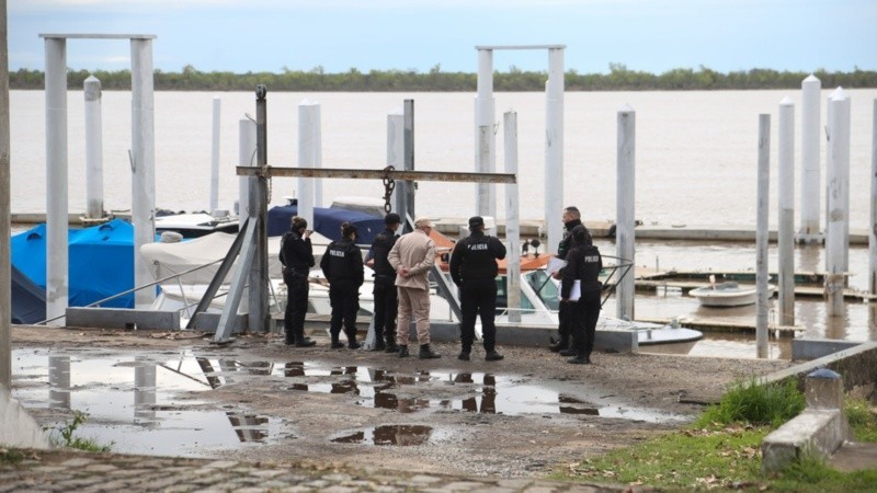 Investigan un posible homicidio tras el hallazgo de un cuerpo en el río Paraná