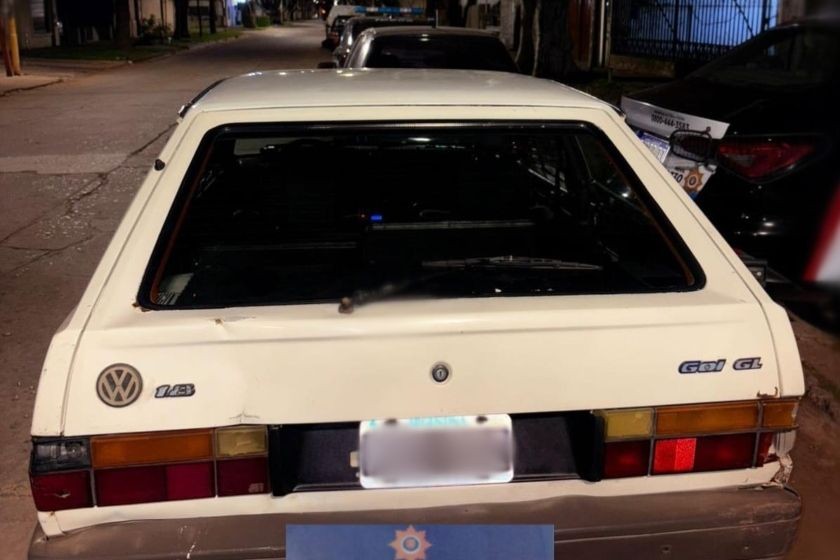 Intentó atropellar a su expareja en Baigorria y terminó detenido tras una persecución