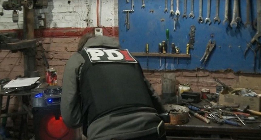 Golpearon y secuestraron a un hombre en Rosario: cuatro detenidos tras los allanamientos