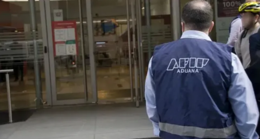 Aduana allana bancos en Rosario en una Investigación por fuga de 400 millones de dólares al exterior
