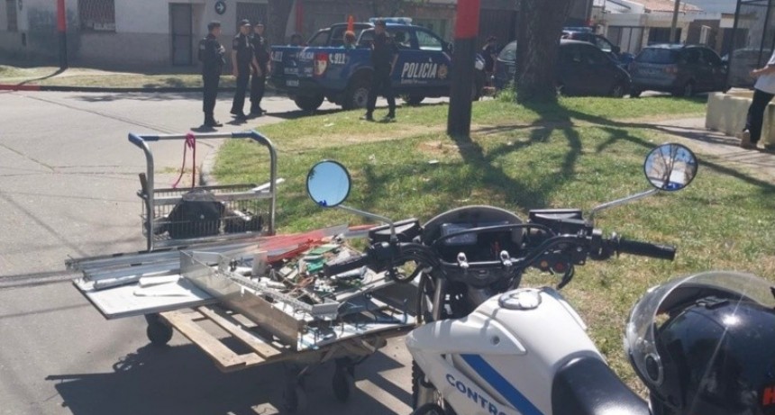 Tres personas arrestadas por robo de cables telefónicos en Zona Sur