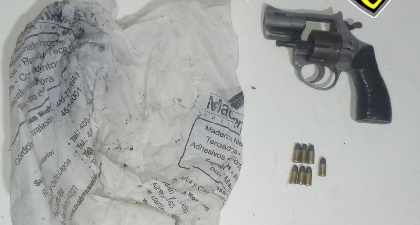 Amenazó a su madre con un arma en Villa Gobernador Gálvez y terminó detenida