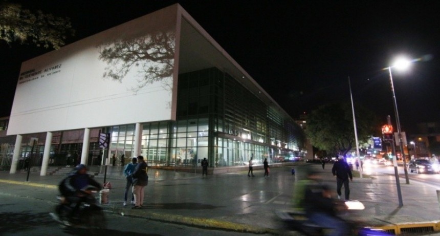 Le dispararon tras resistirse al robo de su auto en la ruta 18