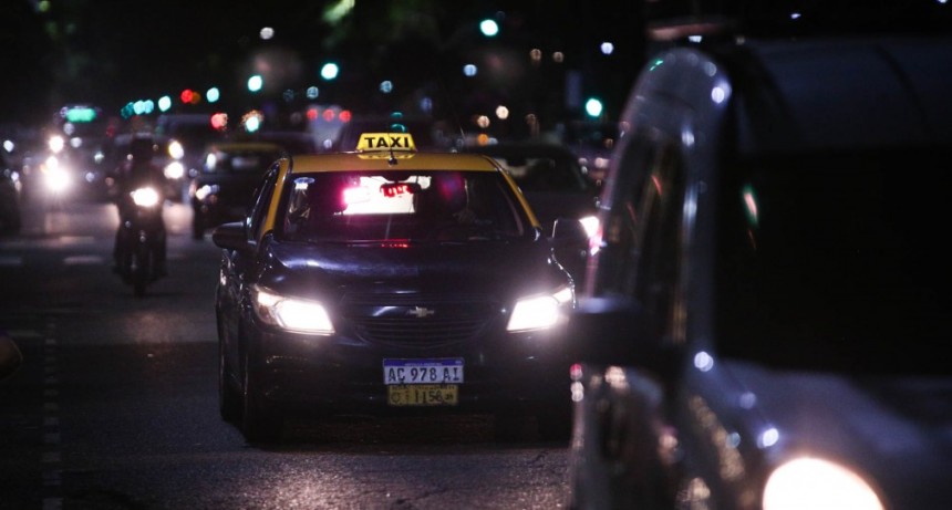 Aumentan tarifas de taxis en Rosario mientras se alcanzan 58 asaltos en noviembre