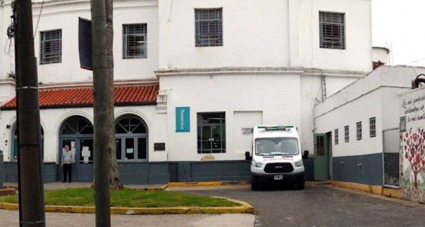 Hombre murió electrocutado al subir al techo de una casa para buscar una pelota