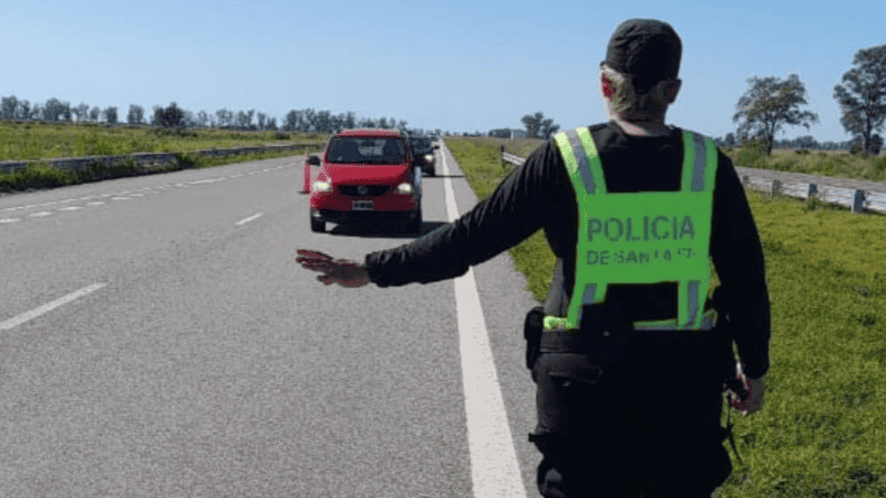 Tres policías de Seguridad Vial acusados de cobrar coimas en controles de la Ruta 1
