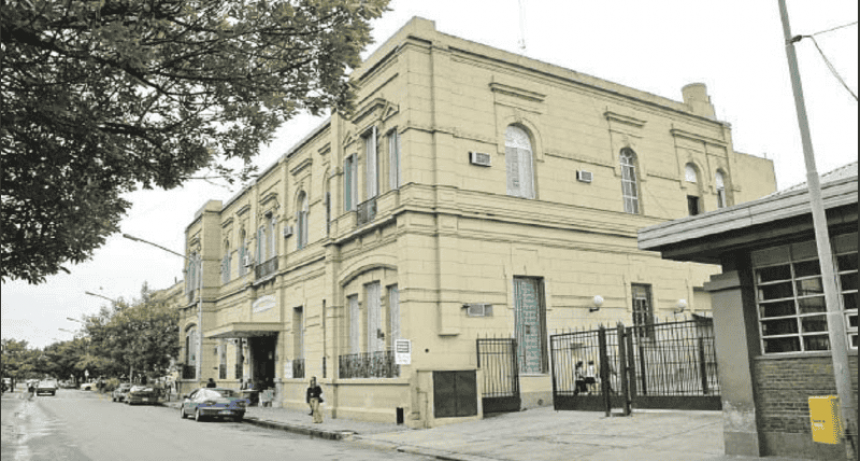 Trasladan a un preso de Piñero que ingirió un tenedor y quedó internado bajo estricta custodia