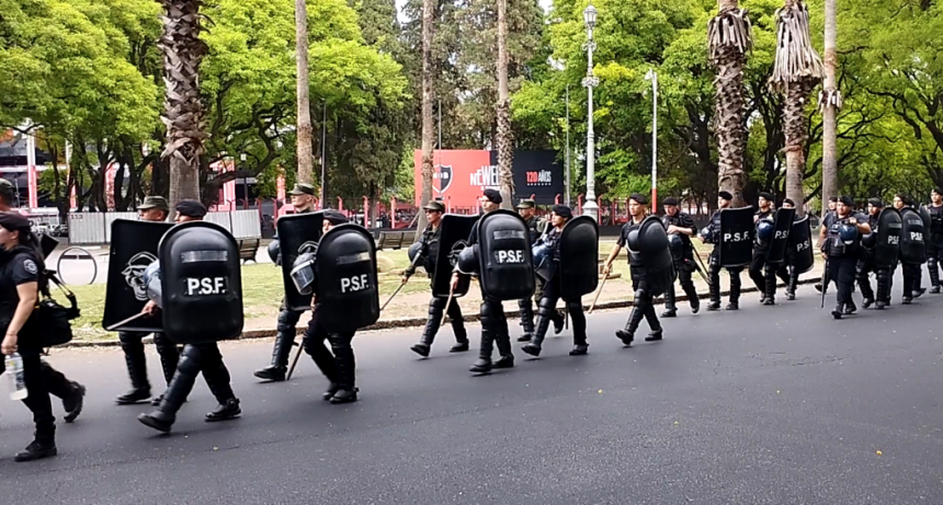 Comienza el operativo de seguridad para el partido de descenso entre Colón y Gimnasia