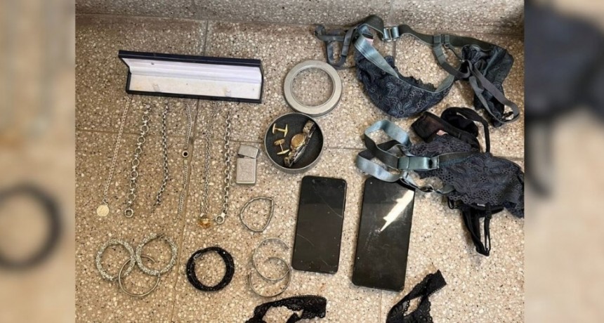 Santa Fe: Al notar la presencia de ladrones, mujer se refugió en la terraza y un llamó al 911